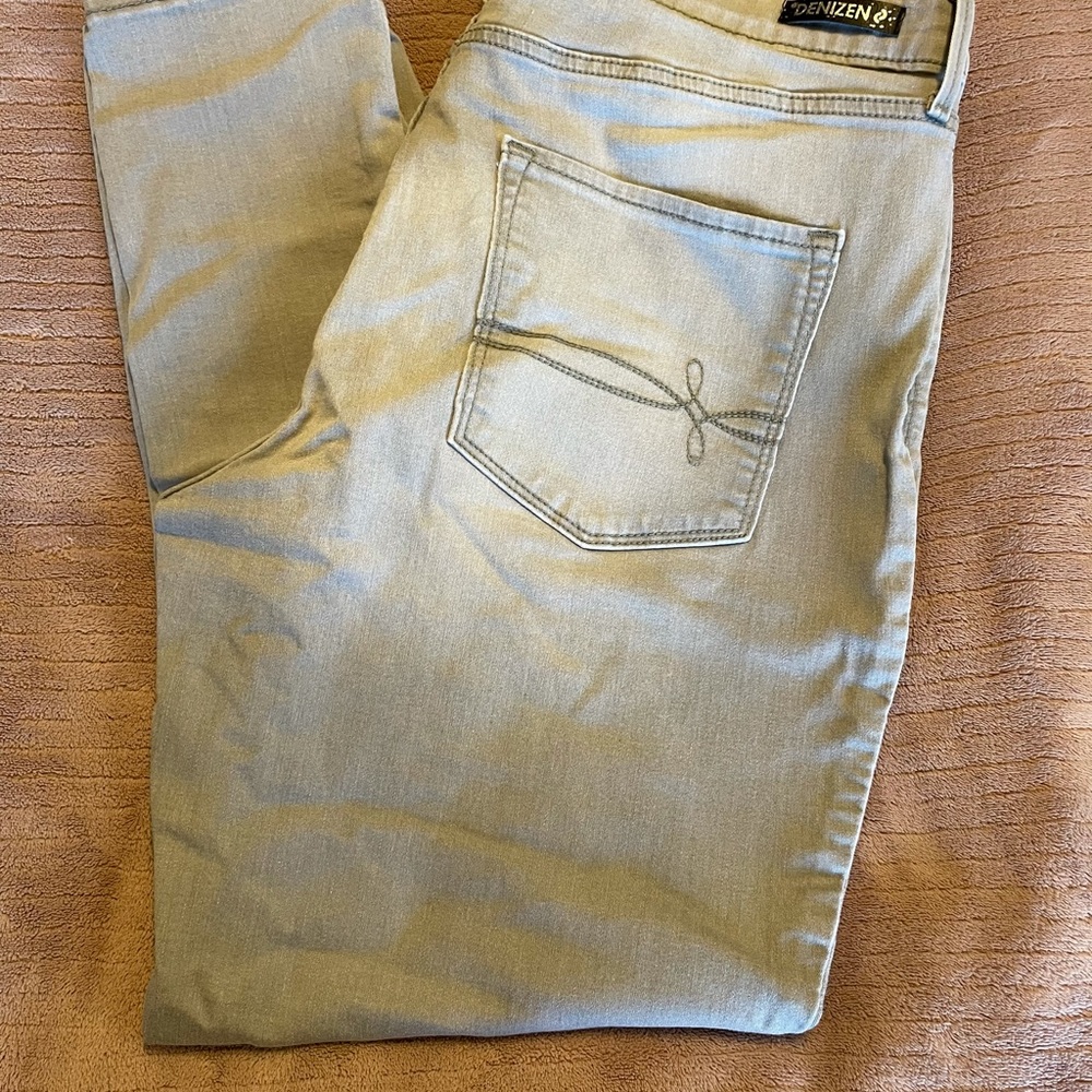 High rise Ankle skinny Jean with zipper detail 14